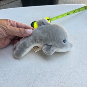 K&M International 1983 Plush Dolphin Twinsburg 407 Mass Reg. OH Reg 17408 CUTE!